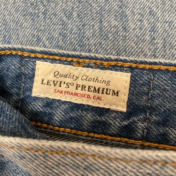 Levi’s 501 Light Wash Distressed Cropped Jeans Women’s 30x28 Straight Leg Denim - Picture 2 of 9